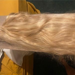 24 inch blonde hair extensions only worn for one day!